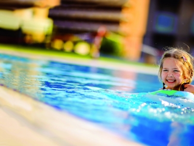 Uw zwembad deze zomer extra schoon houden? Kies voor de beste zwembad producten